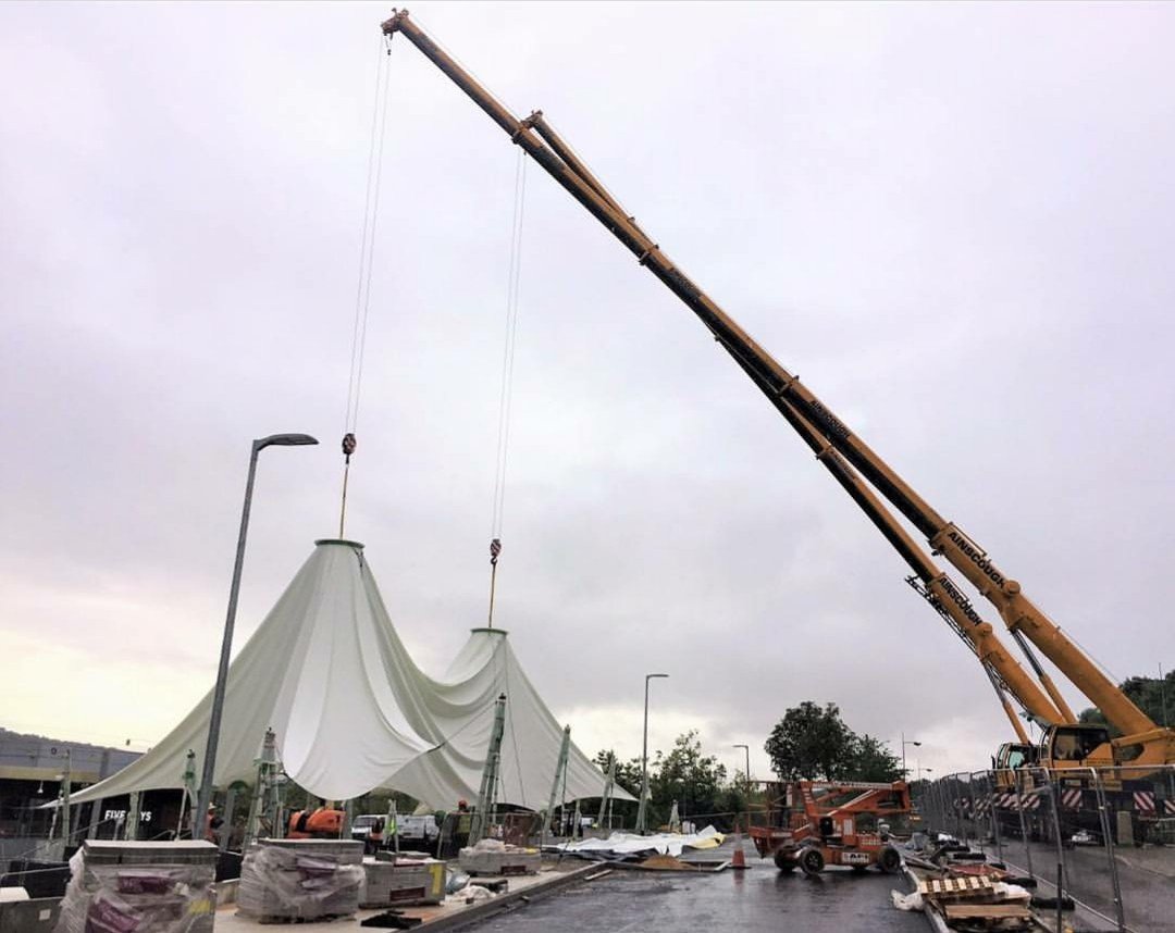 Two Cons Tents – Five Guys Makassar