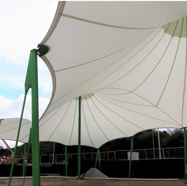 Two Cons Tents – Five Guys Makassar